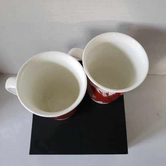 Starbucks set of 2 Red/Gold/White Abstract Christmas Holiday  12oz Coffee mugs. - Picture 4 of 6